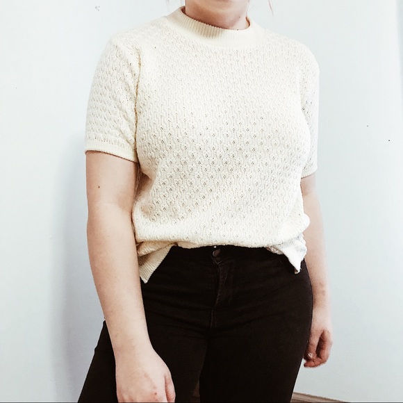 Vintage Sweaters - VINTAGE ▫ cream crew neck short sleeve sweater